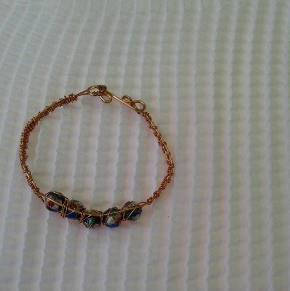 Copper wired bracelet, beautiful blue green beads. - Picture 6 of 6